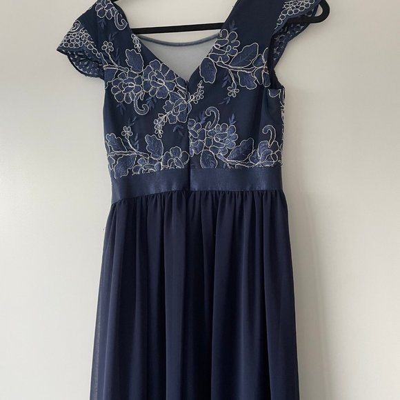ASOS City Goddess - Maxi Dress with Embroidery - Picture 7 of 7